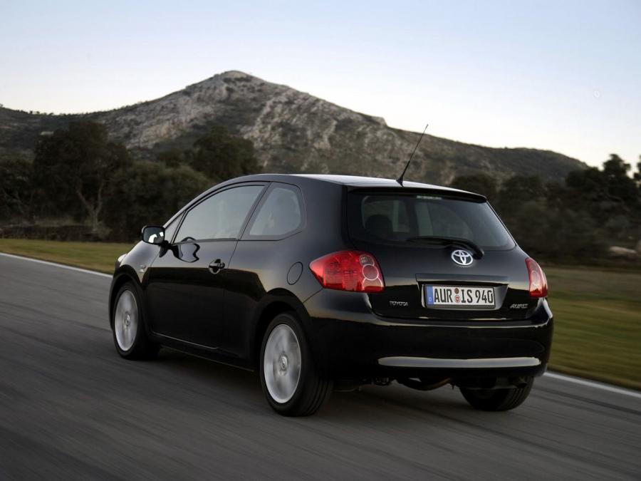  Toyota Auris 3-Door 2007 года  (фото 7 из 9)